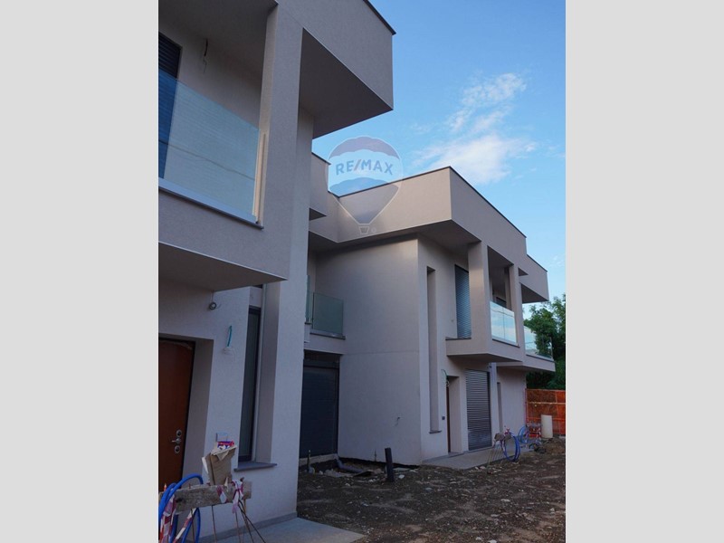 Villetta a schiera in Vendita a Busto Arsizio, 390'000€, 143 m²