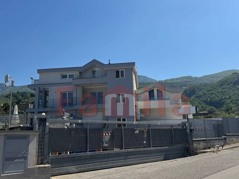 Quadrilocale in Vendita a Mugnano del Cardinale, 205'000€, 118 m²