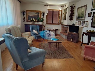 Villa in Vendita a Massarosa, 490'000&euro;, 230 m²