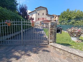 Casa Semi Indipendente in Vendita a Neviano degli Arduini, 150'000€, 162 m²