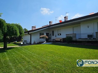 Casa Semi Indipendente in Vendita a Coccaglio, 430'000€, 298 m²