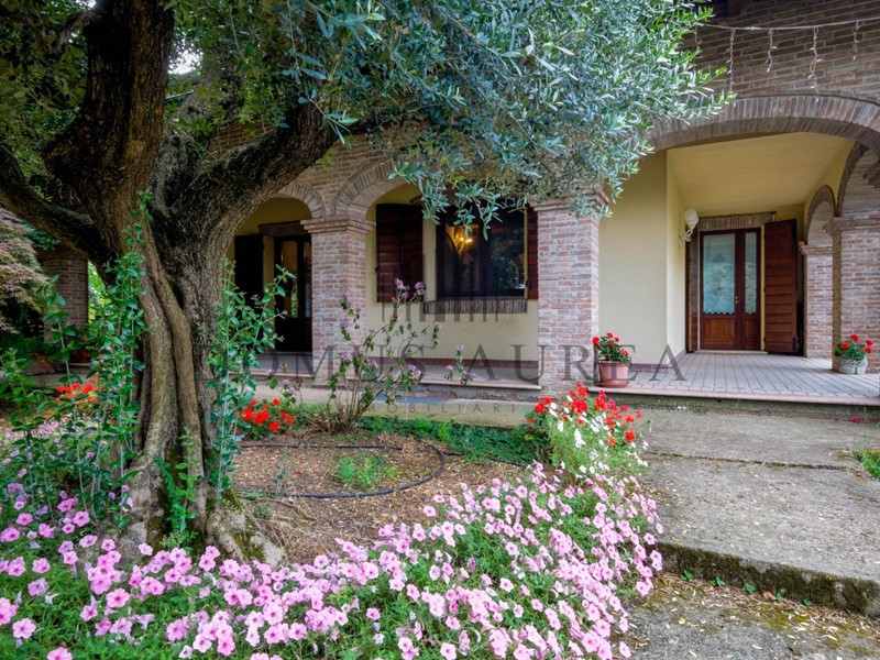 Casa Indipendente in Vendita a Cologna Veneta, 670'000€, 463 m²