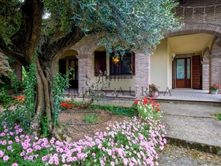 Casa Indipendente in Vendita a Cologna Veneta, 670'000€, 463 m²