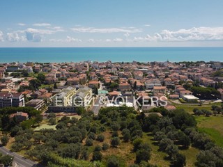 Terreno edificabile in Vendita a Tortoreto, 150'000€, 790 m²