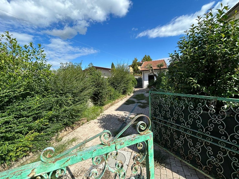 Casa Indipendente in Affitto a Cascina, 850€, 70 m²