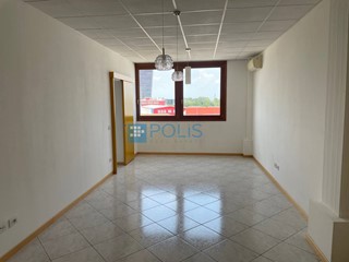 Ufficio in Affitto a Padova, 700€, 80 m²