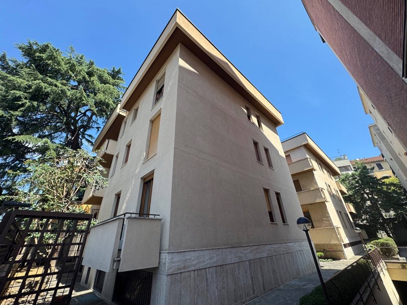 Appartamento in Affitto a Milano, 2'666€, 148 m²