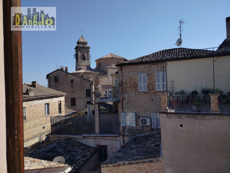 Casa Indipendente in Vendita a Offida, 175'000€, 177 m²
