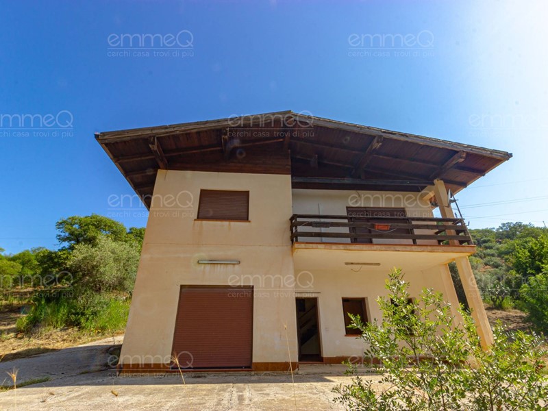 Quadrilocale in Vendita a Castelbuono, 179'000€, 120 m²