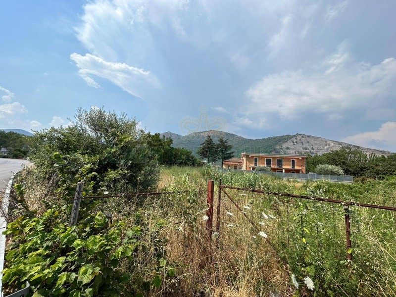 Terreno industriale in Vendita a Mercato San Severino, 200'000&euro;, 2145 m²