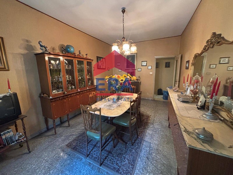 Trilocale in Vendita a Roma, 370'000&euro;, 98 m²
