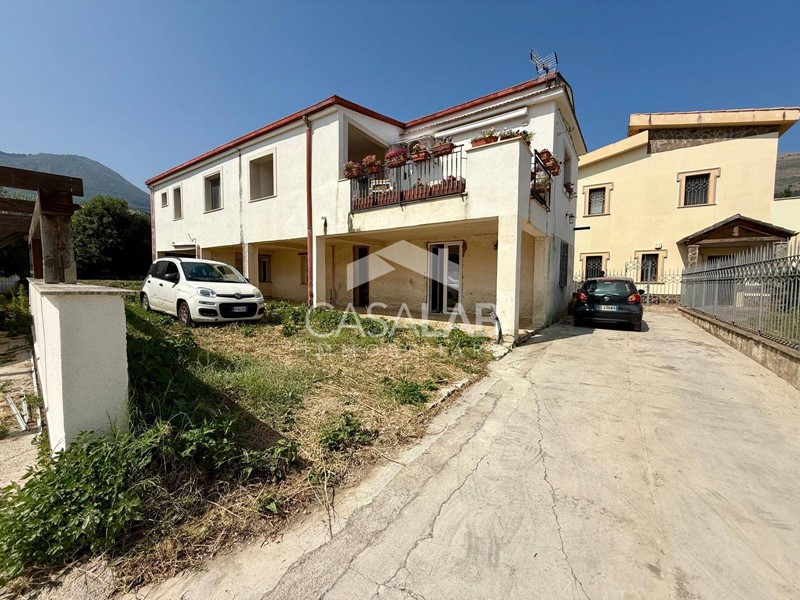 Villa in Vendita a Carini, 99'000€, 94 m²