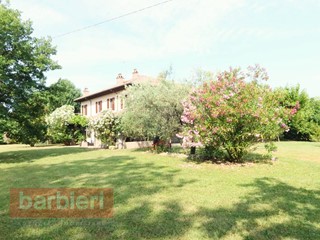 Villa in Vendita a Cesena, 990'000€, 532 m²