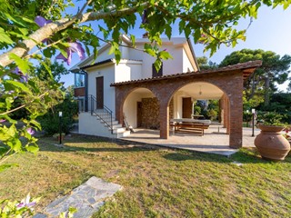 Villa in Affitto a Orbetello, 10'000€, 200 m²