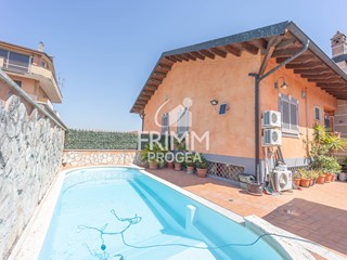 Villa in Vendita a Roma, 318'000€, 122 m²