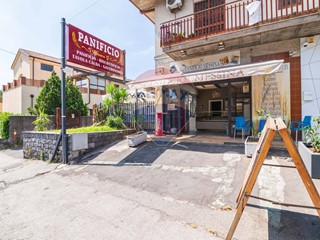 Negozio in Vendita a San Giovanni la Punta, 135'000€, 76 m²