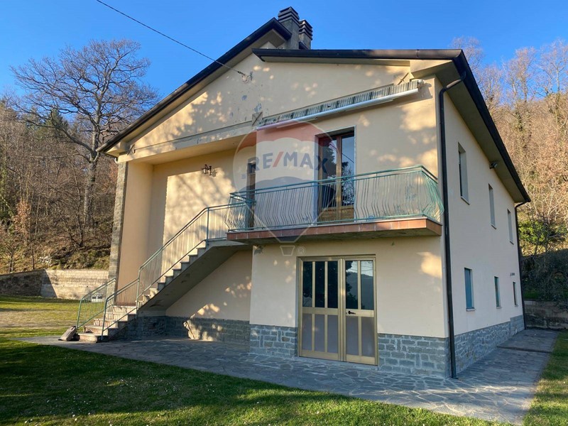 Casa Indipendente in Vendita a Arezzo, 195'000&euro;, 140 m²
