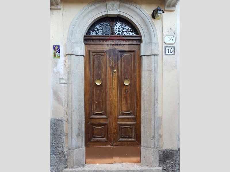 Casa Semi Indipendente in Vendita a Pettorano sul Gizio, 35'000&euro;, 150 m²