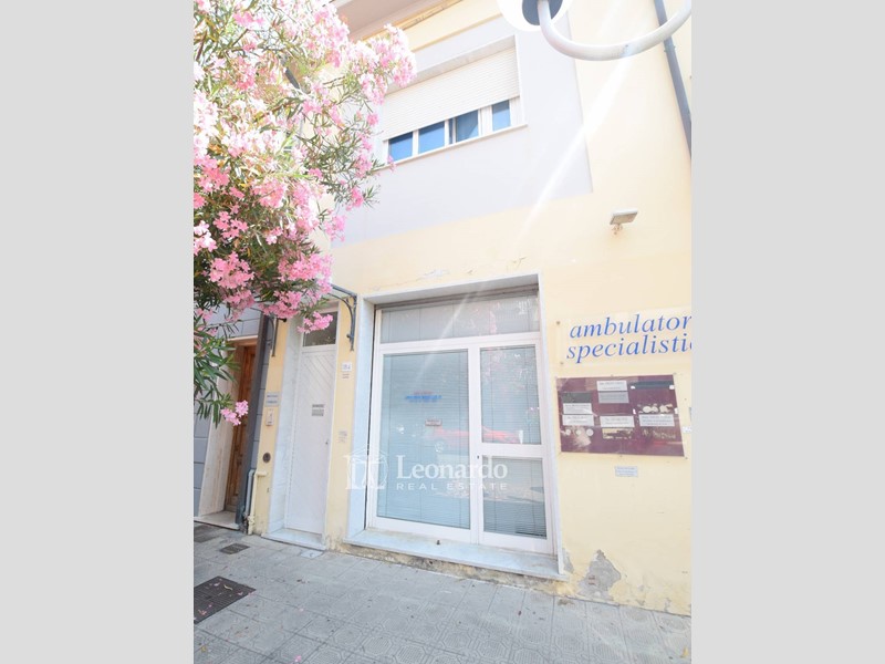 Ufficio in Vendita a Viareggio, 550'000€, 287 m²