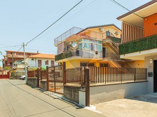 Trilocale in Vendita a Misterbianco, 108'000€, 80 m²