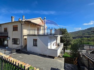 Appartamento in Vendita a Lettopalena, 115'000&euro;, 120 m²