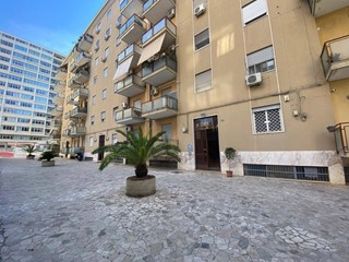 Quadrilocale in Vendita a Palermo, 160'000€, 95 m²