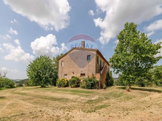 Rustico in Vendita a Todi, 1'400'000€, 1000 m²