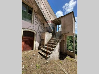 Casa Semi Indipendente in Vendita a Filignano, 23'000€, 153 m²