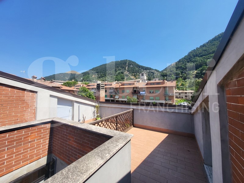 Attico in Vendita a Gubbio, 56'000&euro;, 60 m², arredato