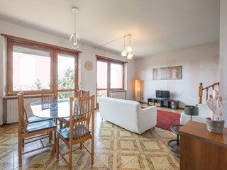 Villa in Vendita a San Mauro Torinese, 385'000€, 210 m²