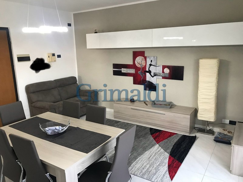Trilocale in Vendita a Bareggio, 225'000€, 85 m²