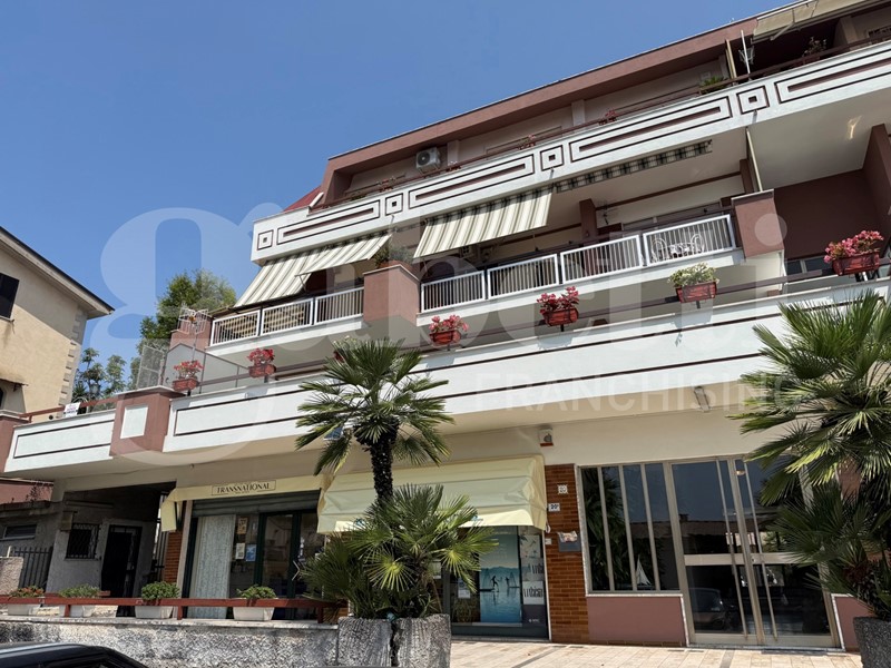 Box in Vendita a Formia, 110'000€, 129 m²