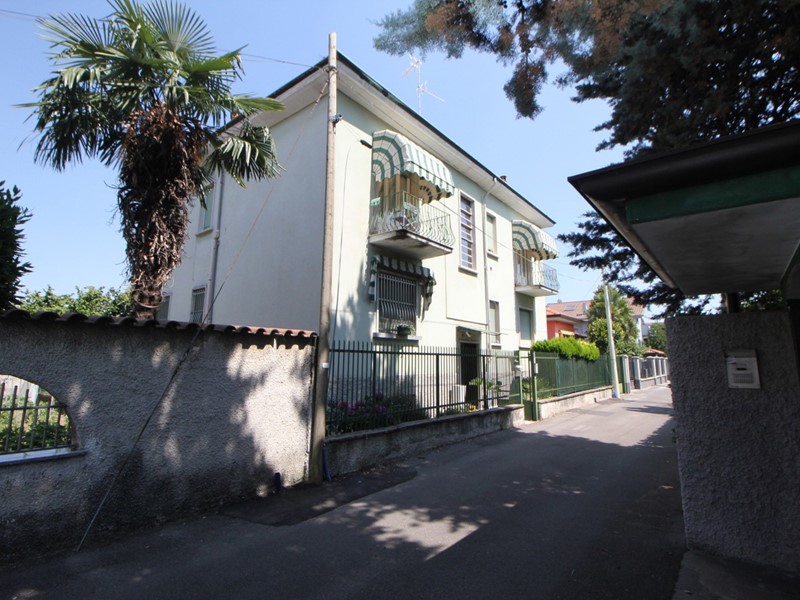 Bilocale in Vendita a Canegrate, 99'000€, 72 m²