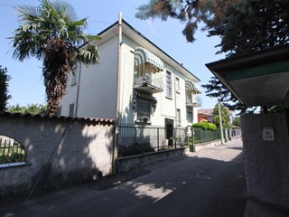 Bilocale in Vendita a Canegrate, 99'000€, 72 m²