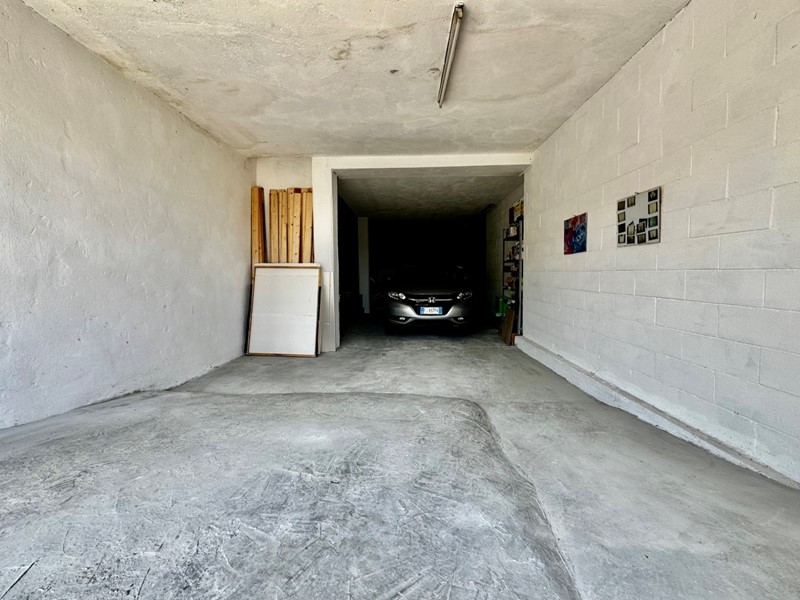 Box in Vendita a Diano San Pietro, 72'000€, 92 m²