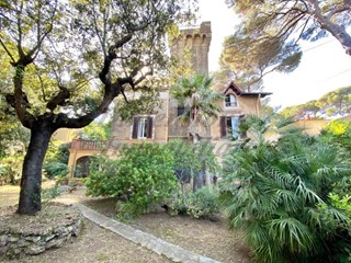 Casa Indipendente in Vendita a Rosignano Marittimo, zona Castiglioncello, 1'950'000€, 400 m², con Box