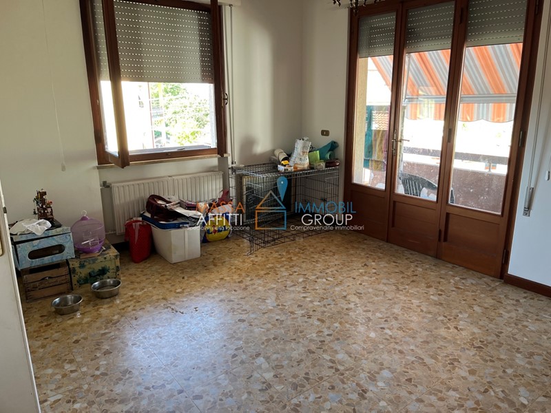 Casa Semi Indipendente in Vendita a Massa, 280'000&euro;, 260 m², con Box