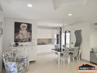 Trilocale in Vendita a Adelfia, 207'000€, 125 m²