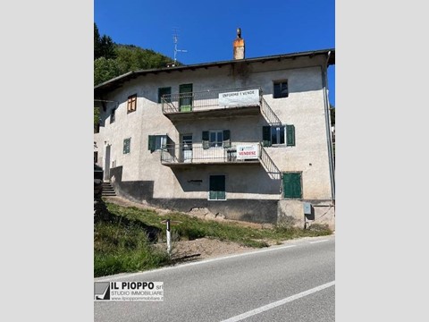 Rustico in Vendita a Bedollo, 169'000€, 450 m²