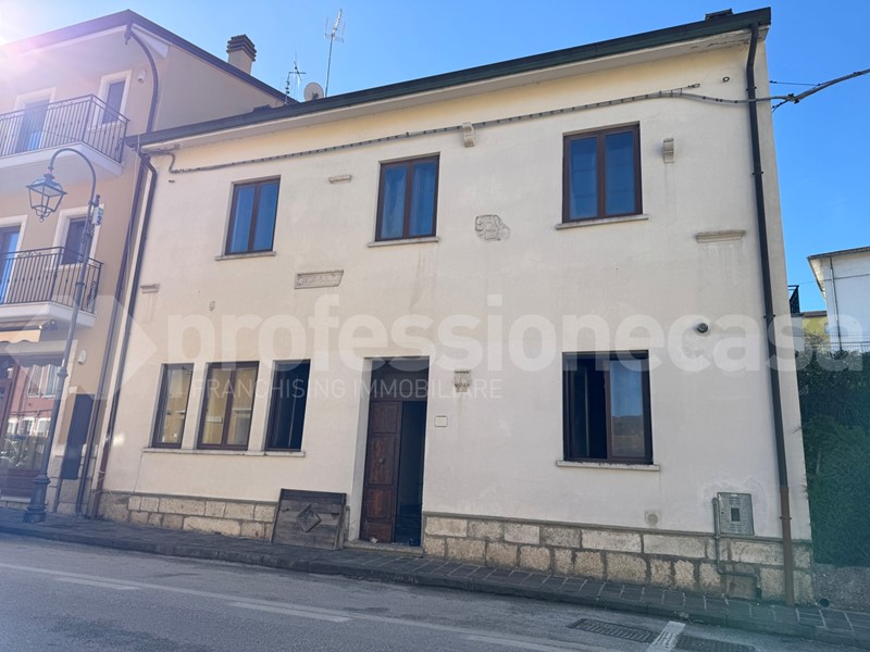 Casa Indipendente in Vendita a San Pietro Avellana, 79'000€, 274 m², arredato