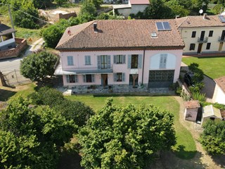 Villa in Vendita a Viarigi, 235'000&euro;, 300 m²