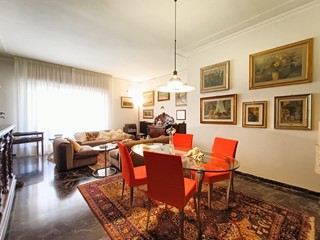 Appartamento in Vendita a Pisa, zona Riglione Oratoio, 350'000€, 235 m², con Box