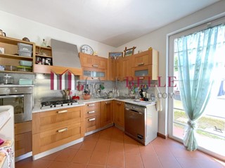 Appartamento in Vendita a Viareggio, 450'000&euro;, 120 m²