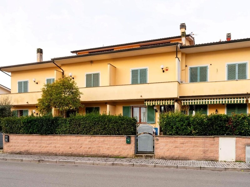 Villetta a schiera in Vendita a Ponsacco, 237'000€, 150 m², con Box