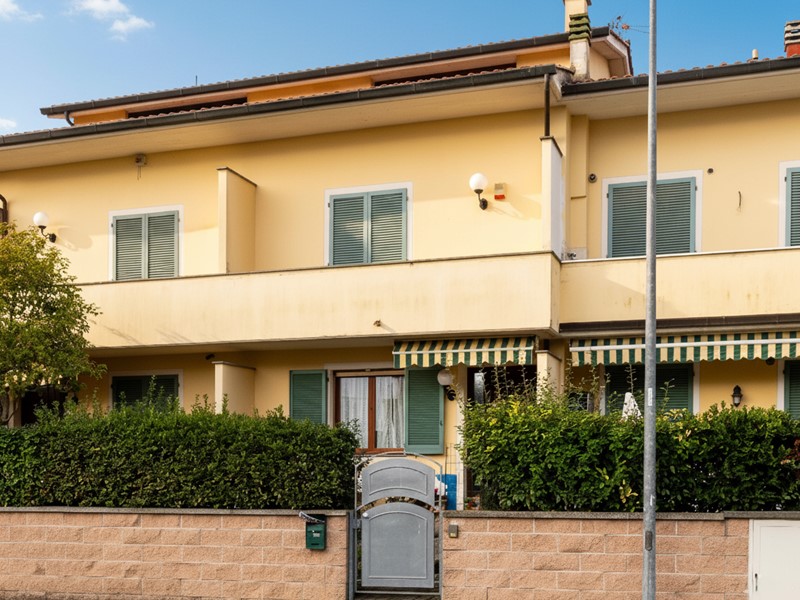 Villetta a schiera in Vendita a Ponsacco, 237'000&euro;, 150 m², con Box