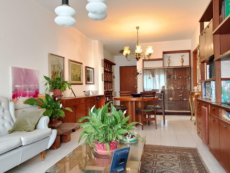 Quadrilocale in Vendita a Carrara, zona Avenza, 230'000€, 70 m², arredato