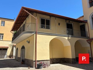 Quadrilocale in Affitto a Caserta, 800€, 100 m²