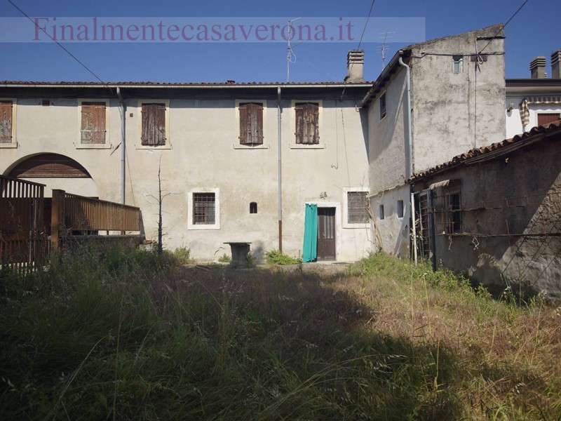 Villetta a schiera in Vendita a Verona, 295'000€, 170 m²