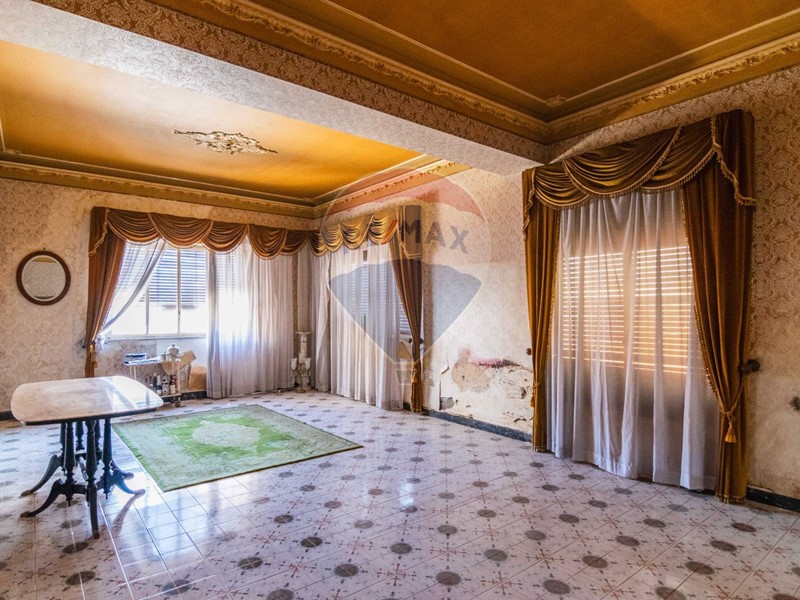 Casa Indipendente in Vendita a Acireale, 110'000€, 190 m²