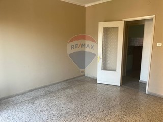 Trilocale in Vendita a Catania, 60'000&euro;, 92 m²